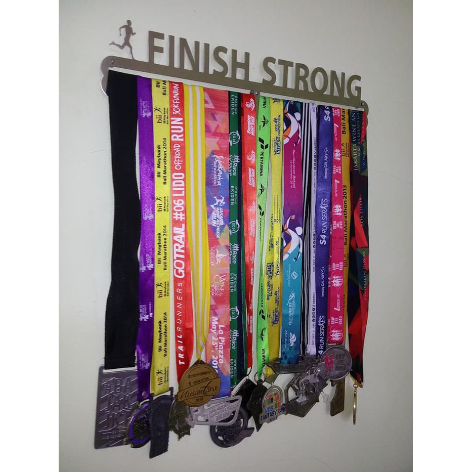 MEDAL HANGER - GANTUNGAN MEDALI - FINISH STRONG male