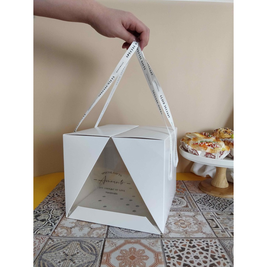 

Box Kotak Besar Mika Dus Kue Fancy Plus Pita (6 inch) 21 X 21 X 19