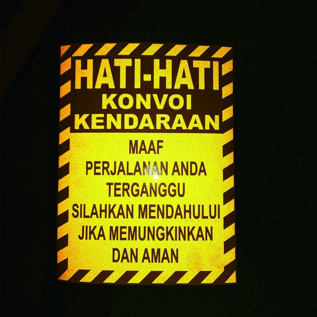 sticker mobil hati hati konvoi