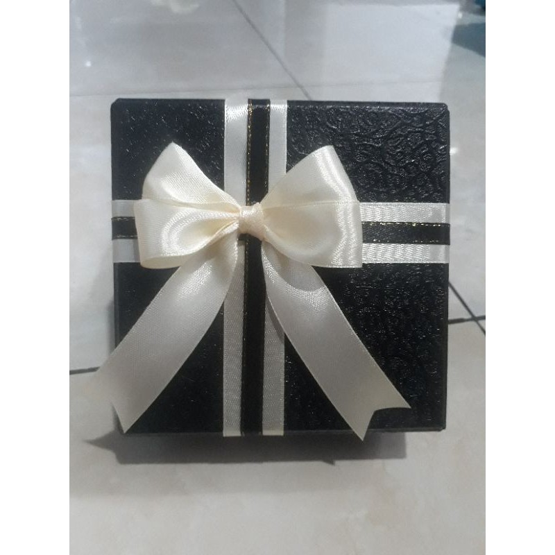 

Box Kado / Kotak Kado / kotak kecil / 10x10x5cm