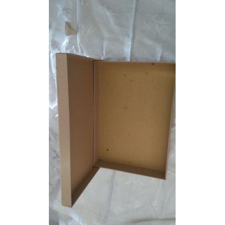 

Gift box / kotak kado / box hampers / kotak kemasan souvenir