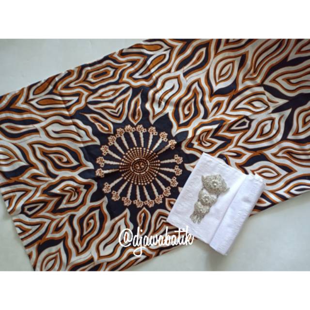 Batik Mega mendung Cakra