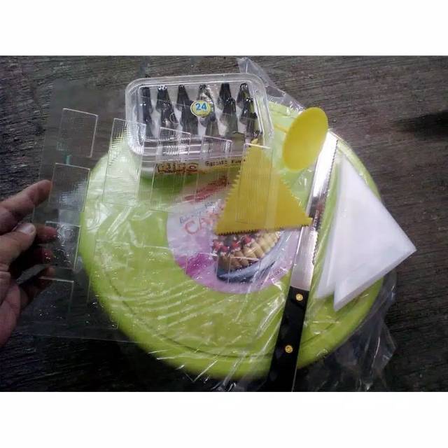 

paket 6 dekorasi kue tart lengkap dengan cetakan pagar dekorasi meja putar