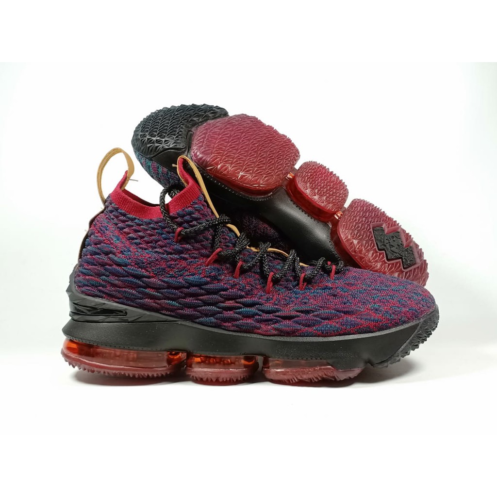 Sepatu Basket Nike LEBRON 15 NEW HEIGHTS