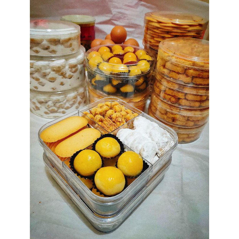 

MIX COOKIES (KAASTENGELS, NASTAR, PUTRI SALJU, LIDAH KUCING)