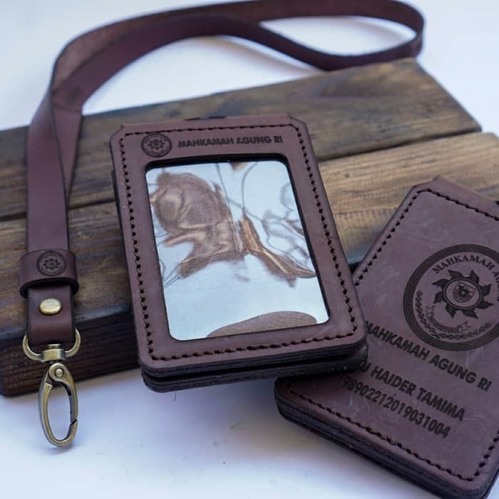 

READY ID CARD HOLDER KULIT FLIP/LIPAT BERMUTU