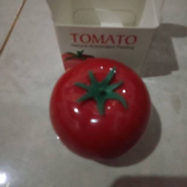 Tomato Natural Antioxidant peeling Sophie Paris,menghilangkan  kotoran di wajah