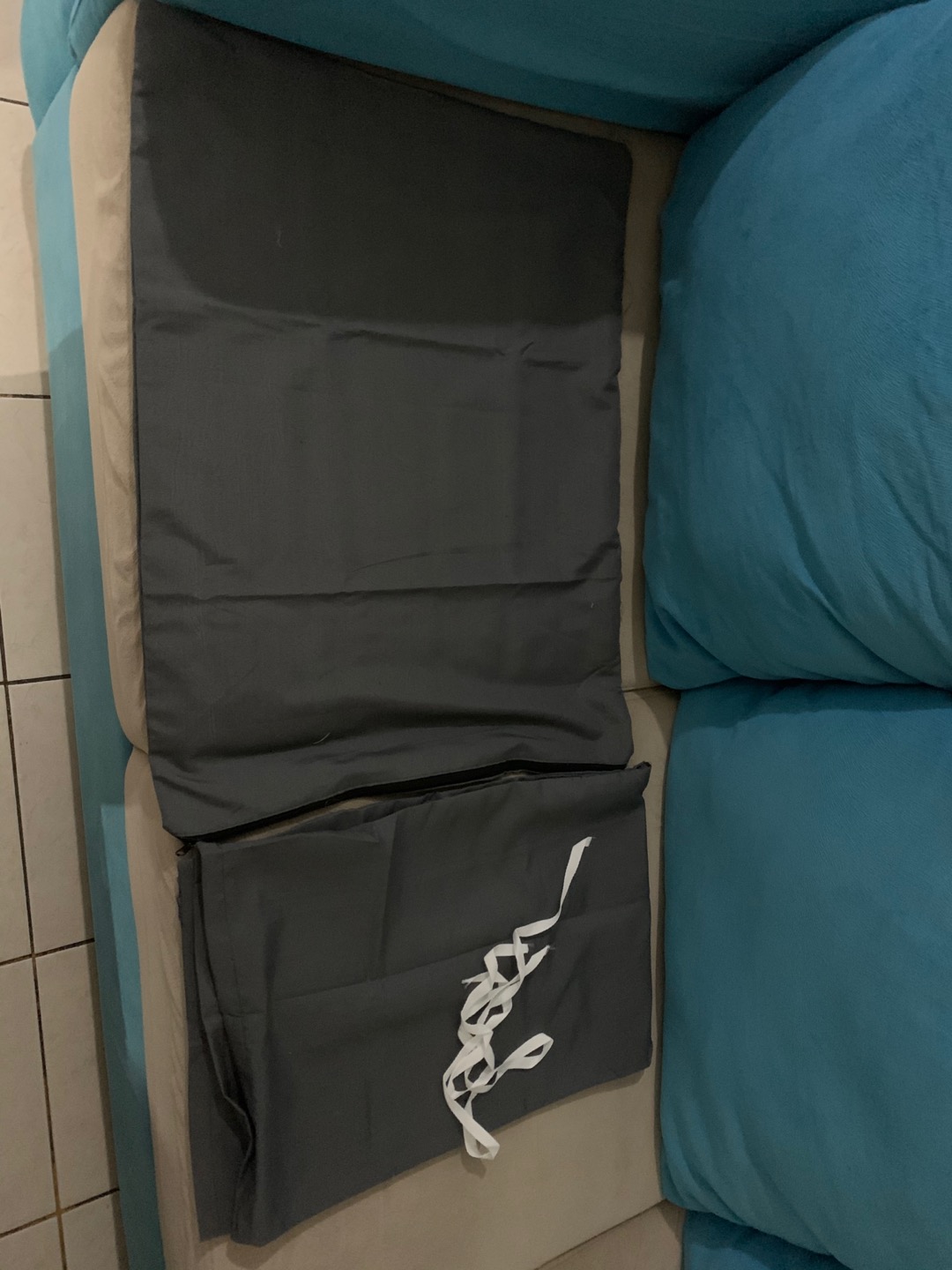 Sarung Bantal Guling Polos