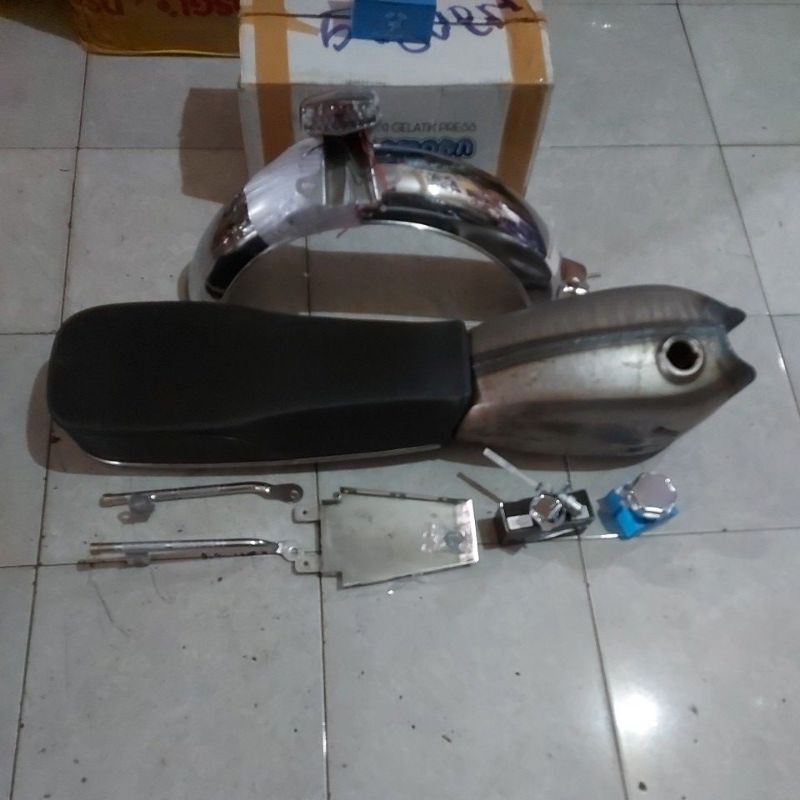 PAKET HEMAT BAJU CB 100 BODY SET CB 100 SESUAI FOTO BODI SET CB RACING