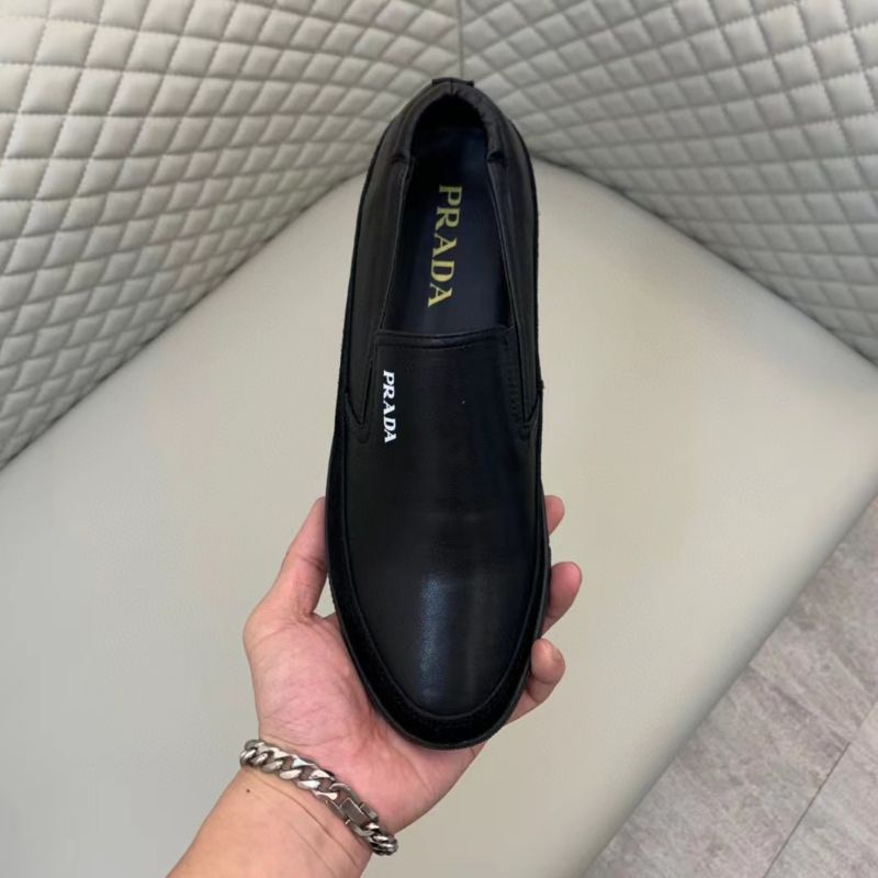 sepatu pria pr4da sneaker slip on tanpa tali men shoes run away top branded P1SHOES hitam kulit