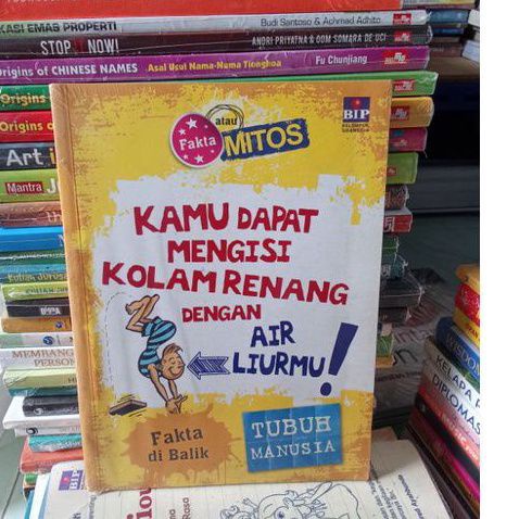 Buku Fakta/ Mitos Kamu Dapat Mengisi Kolam Renang dengan Air Liurmu