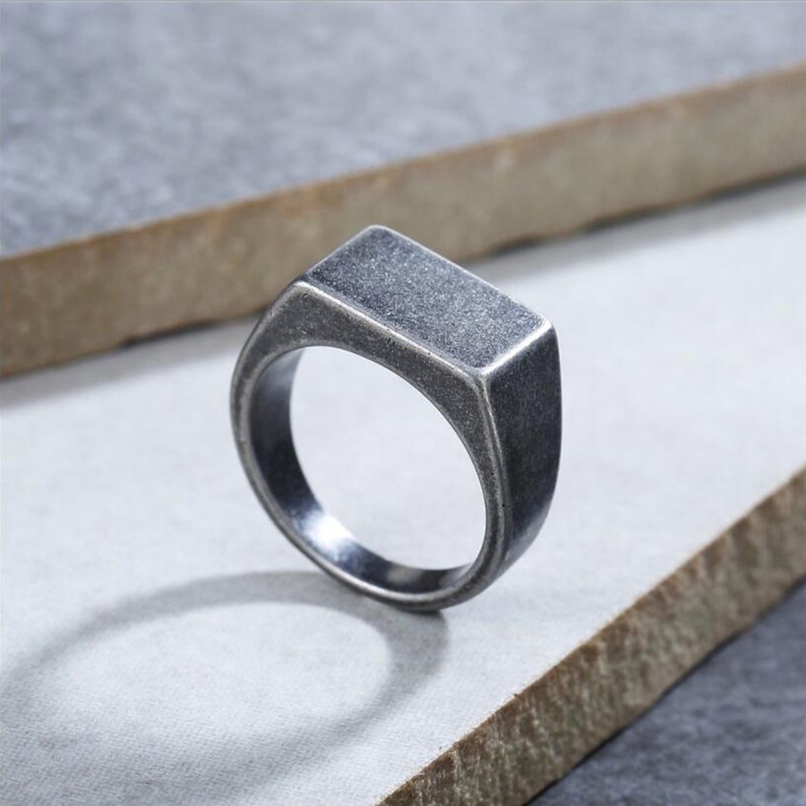 Cincin Bahan Titanium Steel Bentuk Persegi Panjang Warna Silver / Gold / Hitam Gaya Vintage / Simple / Punk Untuk Pria