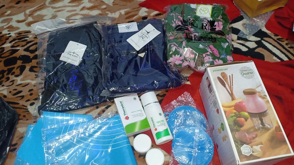 Spon Silikon Alat Pencuci Piring Wajan Teflon Panci Masak Spons Cuci Anti Kuman Kebersihan Bersih