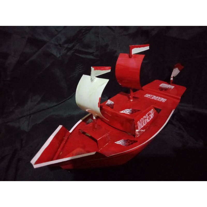 kapal Otok otok Perahu Layar 20cm