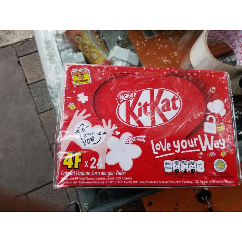 

KITKAT Coklat 2F Cokelat 4F Green Tea 4F (per Box)