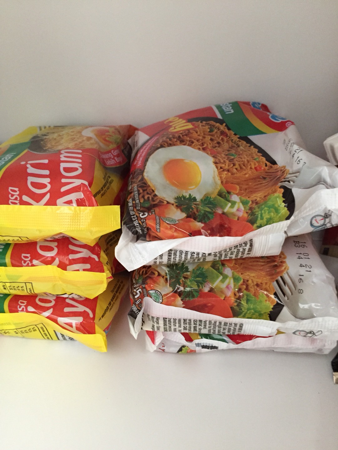  Indomie varian kuah ayam special soto special kari 