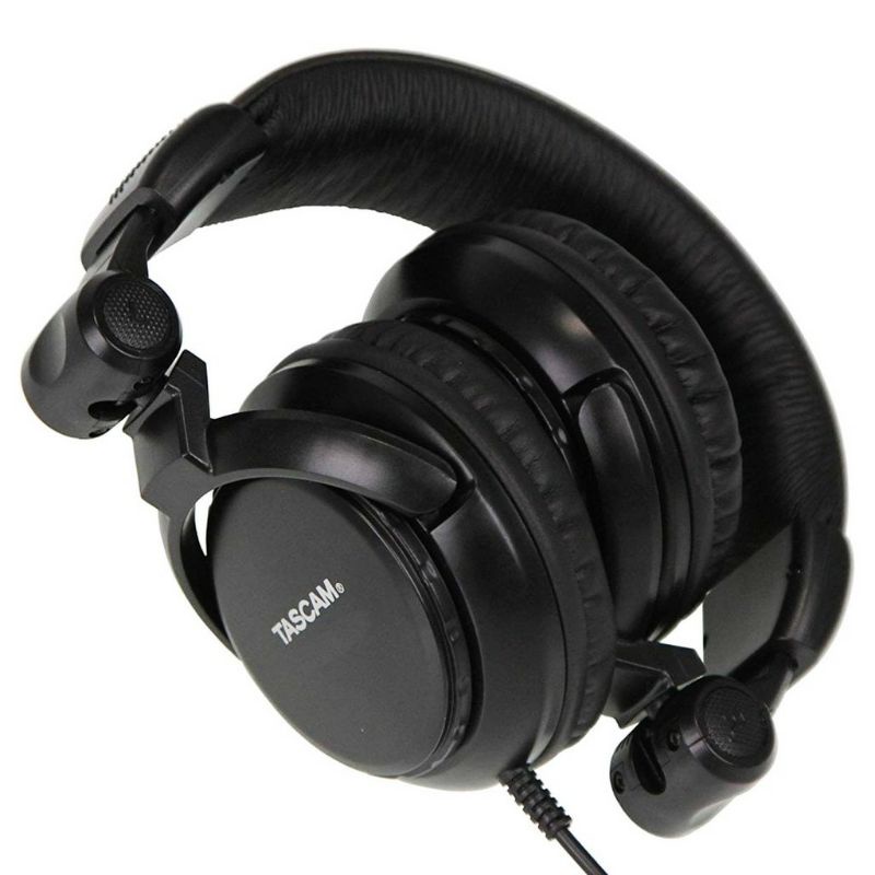 Headphone Tascam TH-02 Multi-Use Studio Grade Closed Back Headphone