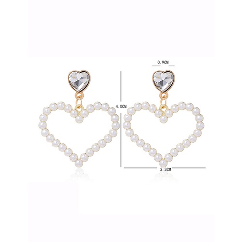 LRC Anting Tusuk Fashion White Metal Heart Pearl Stud Earrings A63173