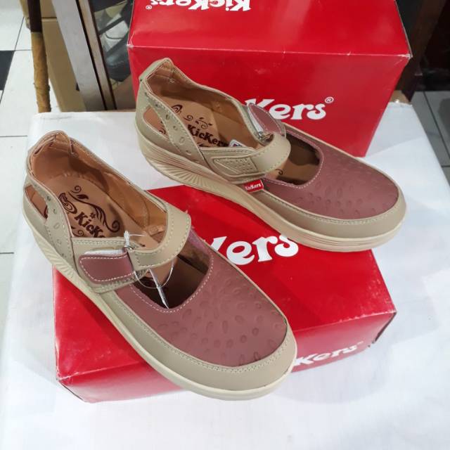Sepatu kasual wanita KICKERS tali perekat