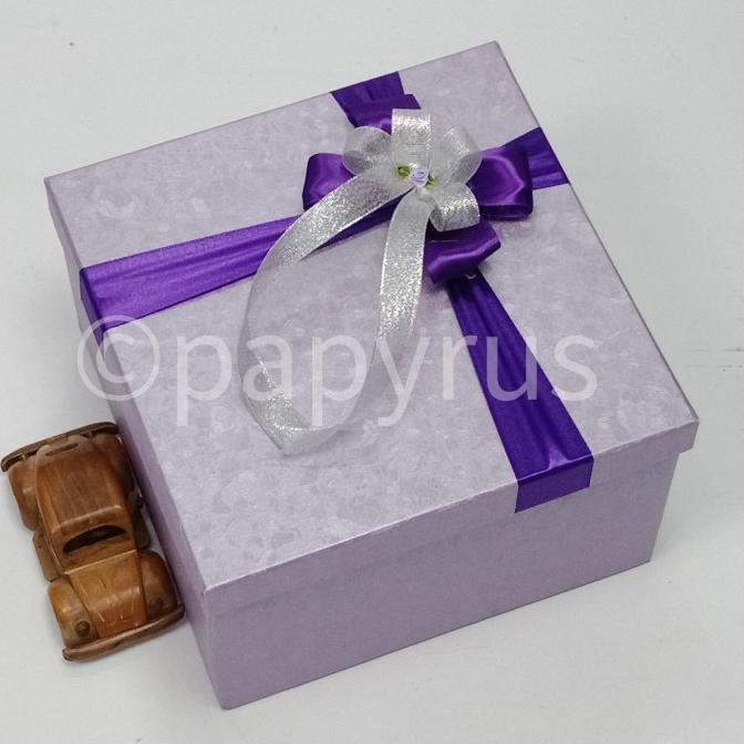 

Premium Product!!! Papyrus 25X25 Tinggi 15Cm Kotak Kado Gift Box Hadiah - Paling Dicari