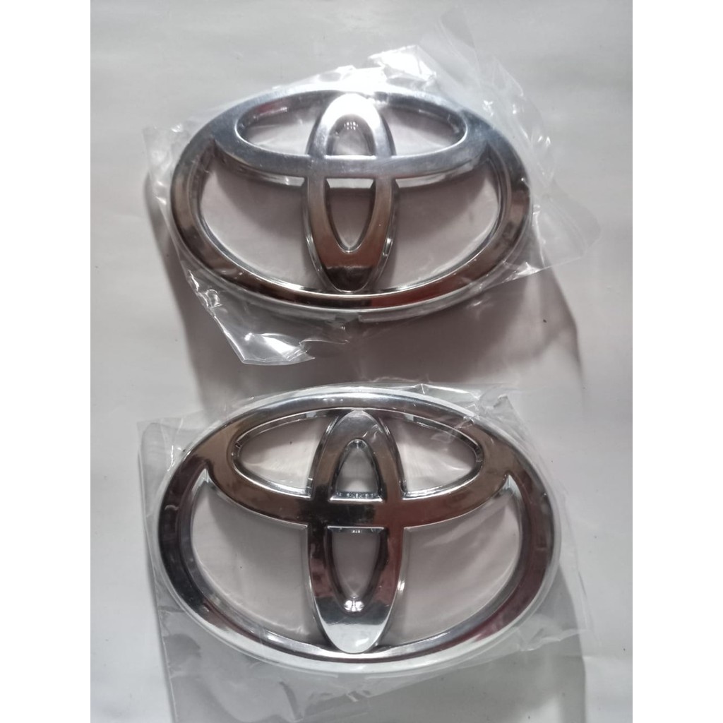 Emblem Logo Cover Ban Serep Toyota Belakang Mobil Rush