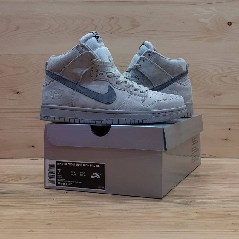 Sepatu Sb dunk high reigning champ grey