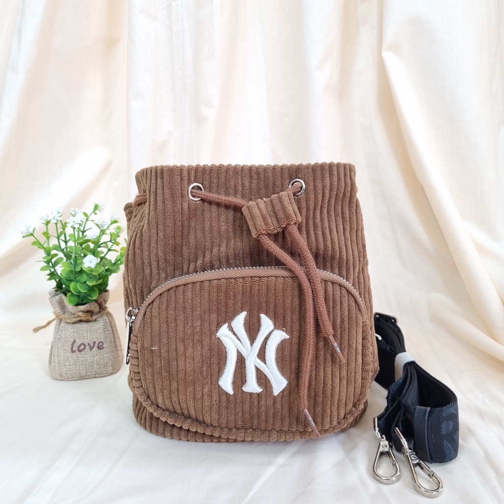 TAS MLB WANITA BUCKET CORDUROY SLING BAG