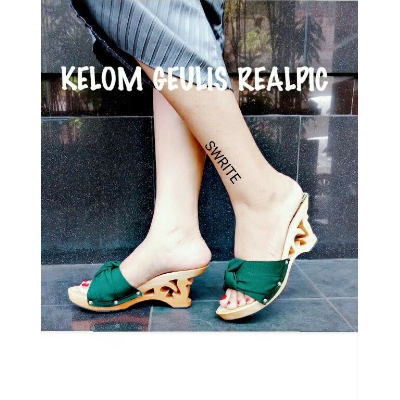 wedges kelom hijau cantik