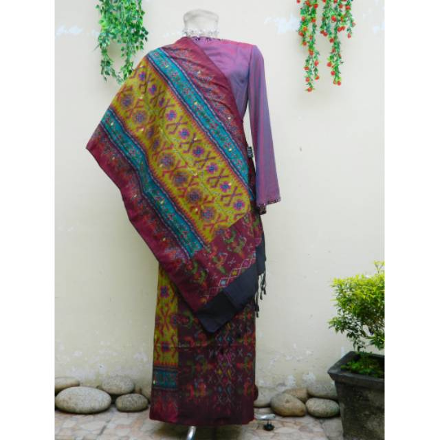 BLONGKET SUTRA TENUN BENANG EMAS PALEMBANG