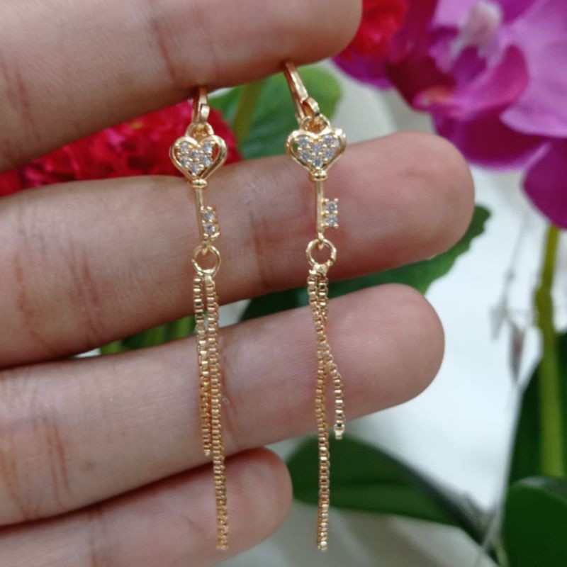 Anting Wanita Motif Kunci