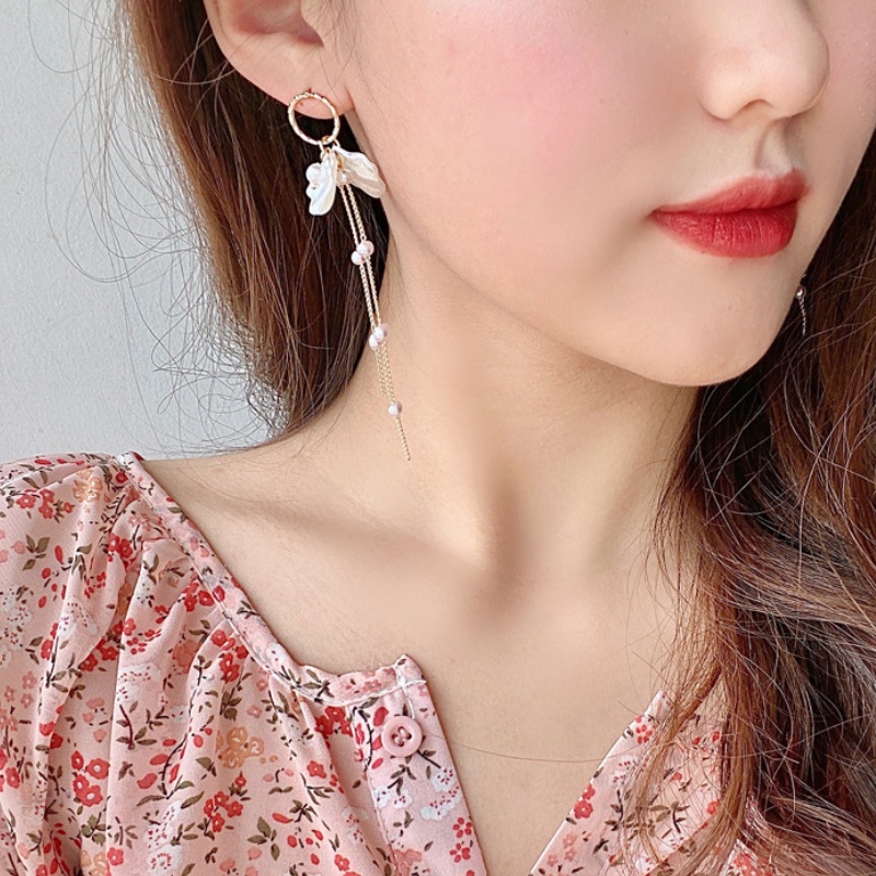 Anting Rantai Rumbai Panjang Bahan S925 silver needle Aksen Mutiara Gaya Korea Untuk Perempuan