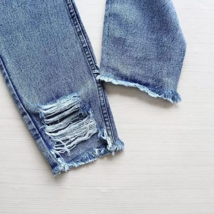 BOYFRIEND JEANS WANITA SOBEK BAWAH SNOW BLACK JEANS TEBAL IMPORT BOYFRIEND HIGH WAIST JINS CEWEK MURAH