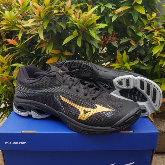 mizuno wave aero 16 gold