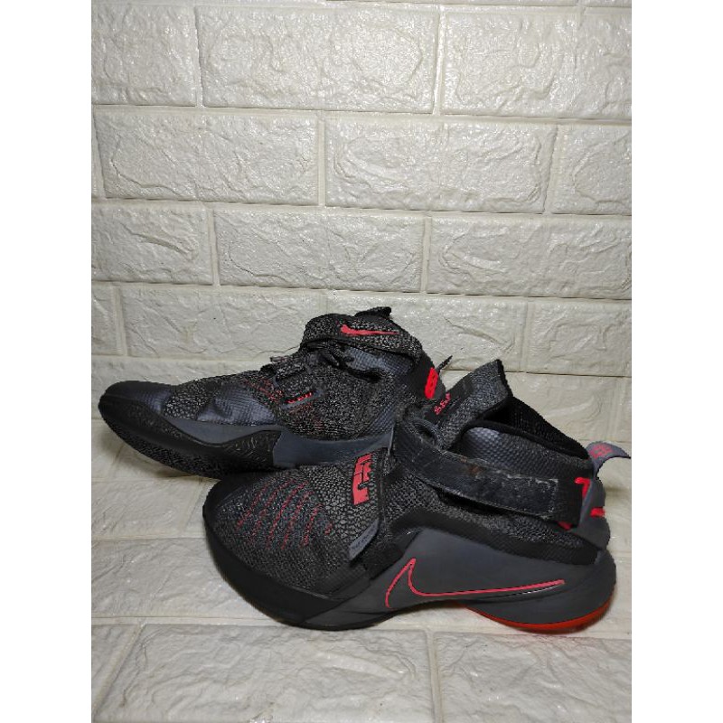 nike lebron zoom soldier 9