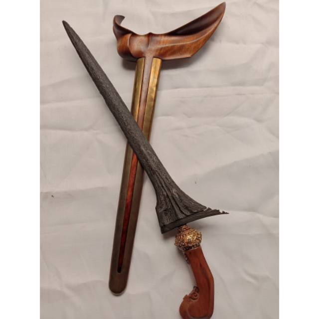 Keris Jalak Sangu Tumpeng Pamor Wos Wutah
