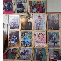 Bingkai foto kayu estetik