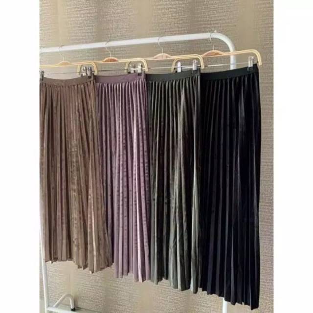 Rok plisket/Rok Plisket  Premium Bludru Import Polos Real Pict ( bisa cod)/rok bludru import/ rok import tebal/ rok import murah/rok kekinian/ rok plisket bludru mport murah/ rok plisket tebal/rok plisket/rok import plisket bludru