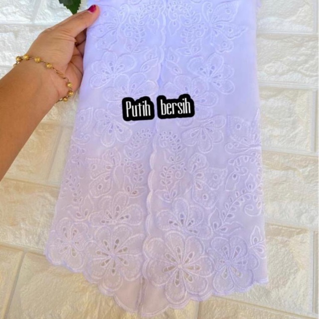 Kebaya Bordir Bunga Jepun (Masih Bahan)