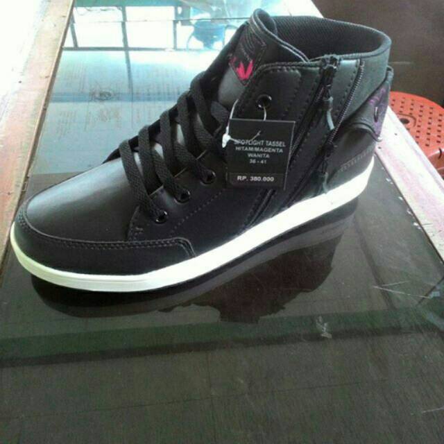 TOMKINS SPOTLIGHT TASSEL