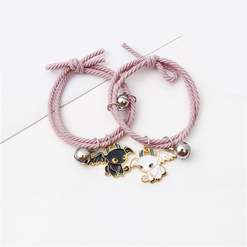 2 Pcs  Gelang Hitam Fashion Magnet Dan Putih Toothless Beberapa Gelang Wanita Pria Pasangan Hadiah Perhiasan Aksesoris Ready stock