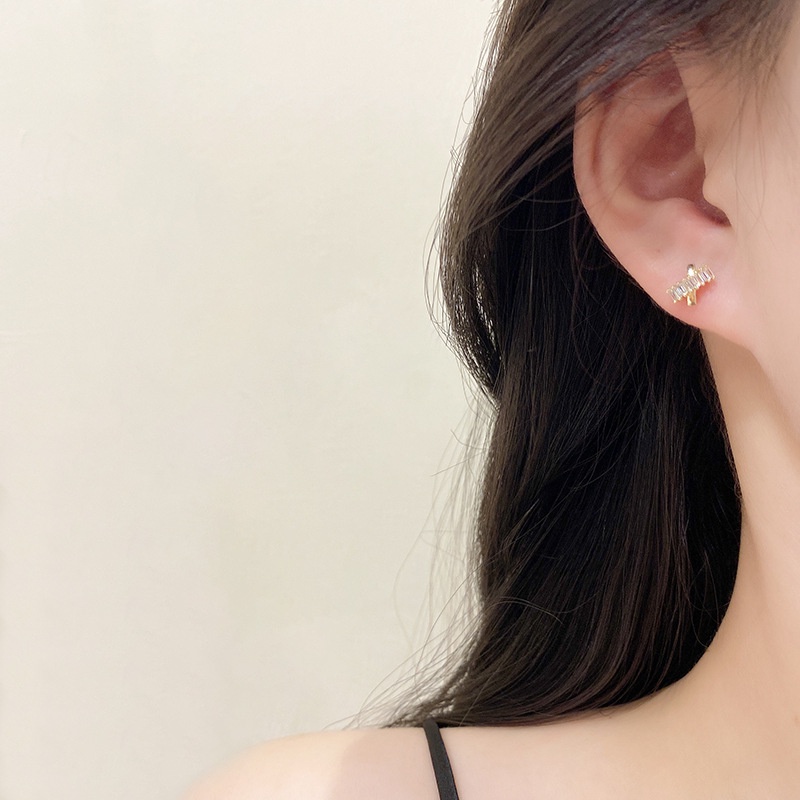 Anting Stud Desain Silang Geometris Bahan Zirkon