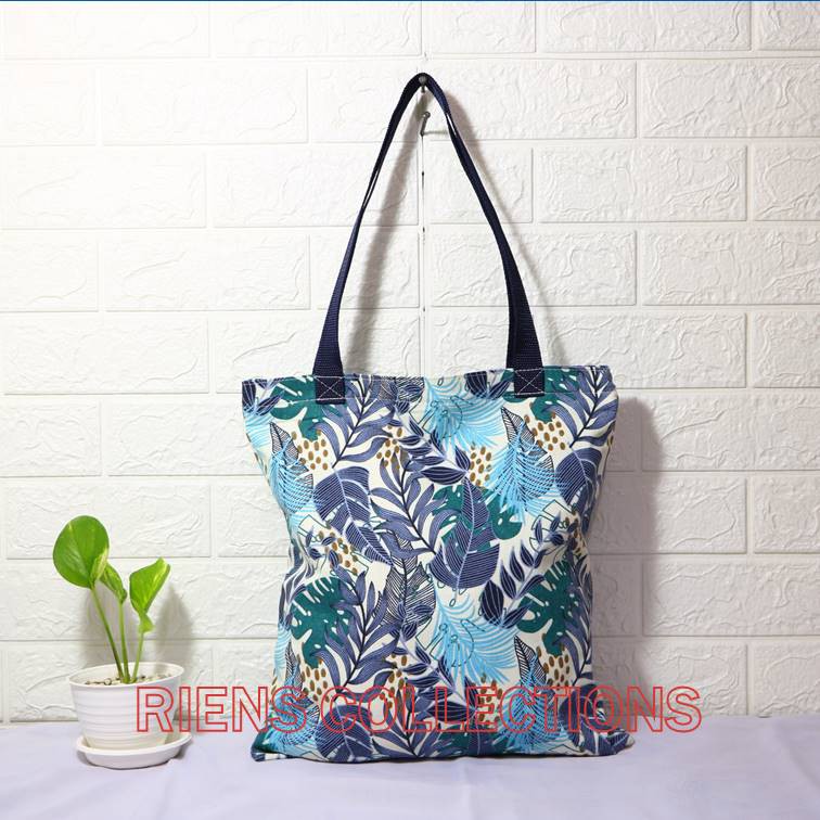 TAS KANVAS TOTEBAG KANVAS MOTIF FLORAL BIRU. Riens Collections Tas Jogja Tas Souvenir Jogja Oleh Oleh Jogja Malioboro