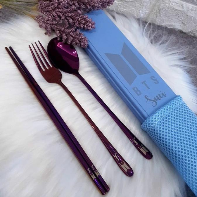 Set alat makan custom nama BTS/EXO/NCT/Seventeen sistem laser grafir. - Hitam