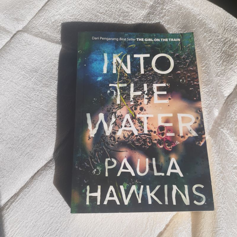 Into The Water - Paula Hawkins [PRELOVED]