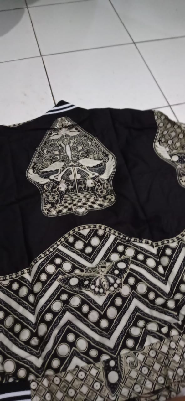 Atasan Kemeja Batik Pria Lengan Panjang Premium Permana 12 Long Full Furing Kharis Batik Solo Ori