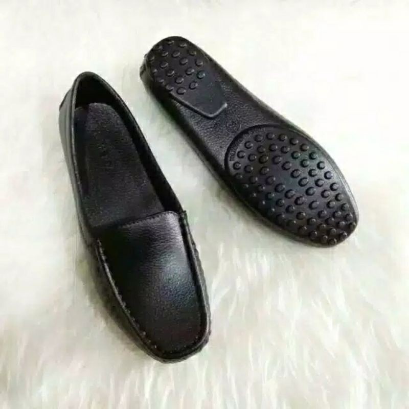 SEPATU KARET FORMAL WANITA Yumeida