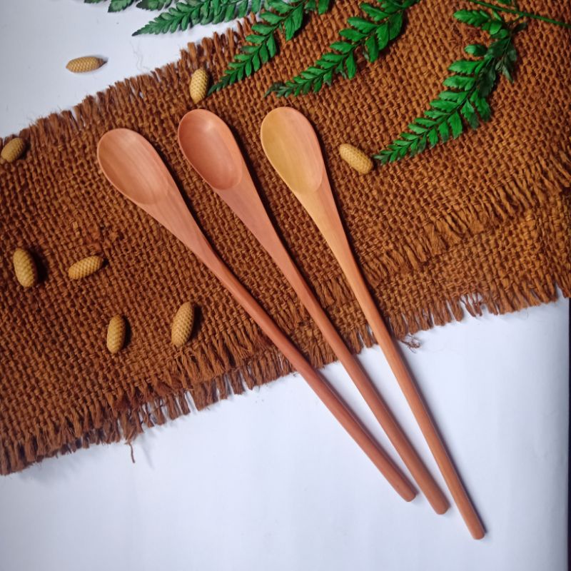 SENDOK MINUMAN KAYU PANJANG