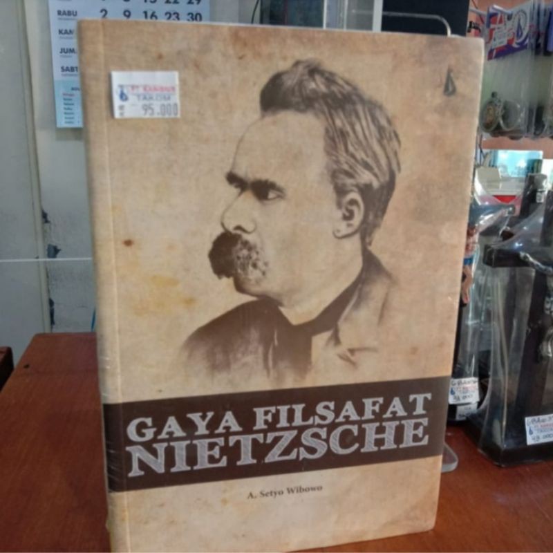 Gaya Filsafat Nietzsche