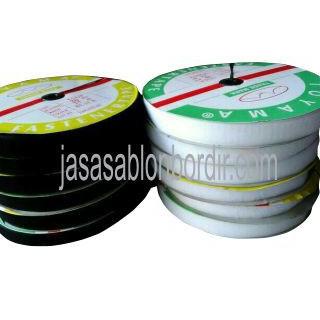 

Perekat Velcro Magic Tape Kretekan 1" atau 2.5cm ROLL