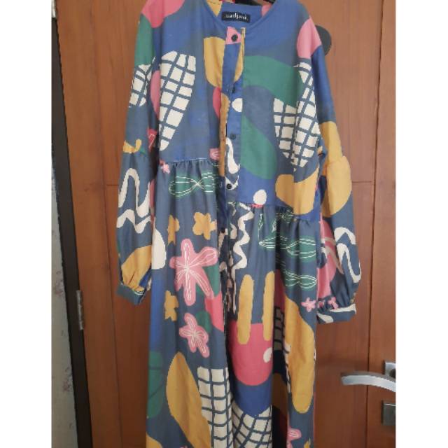 Preloved nadjani tine navy